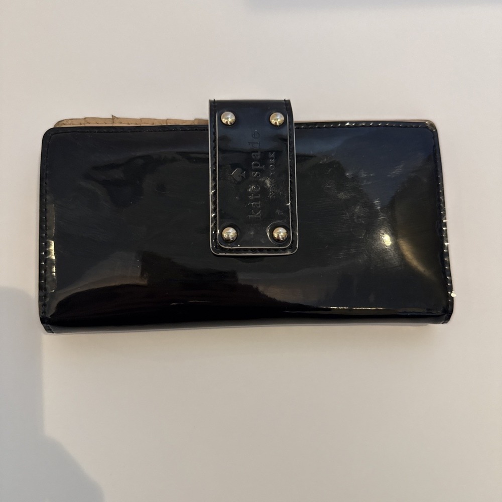 Kate Spade New York Vintage Patent Leather Wallet Tan Interior *FLAW